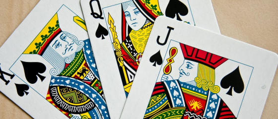 Pravila in strategije za poker s tremi kartami